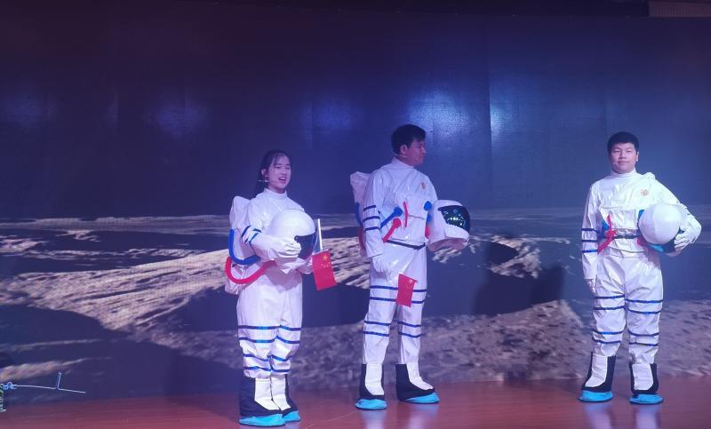  猛龙解雇主教练并启动重建计划  